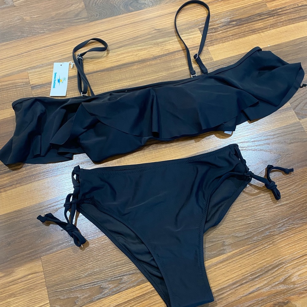 Black bikini